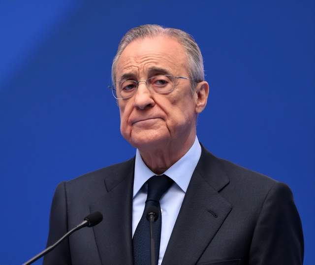 星空体育APP-皇马球迷拉横幅抗议78岁佛爷:离开吧!失败者 为钱出卖一切